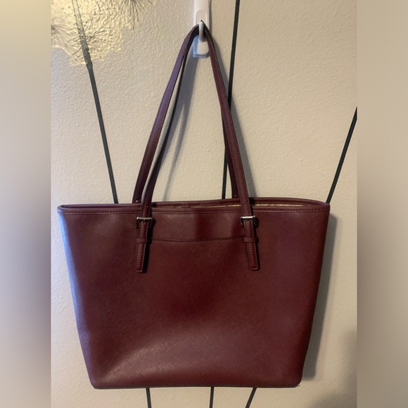 Michael Kors Precious Plum Saffiano Leather Tote Silver Stud Great Condition - Picture 2 of 15
